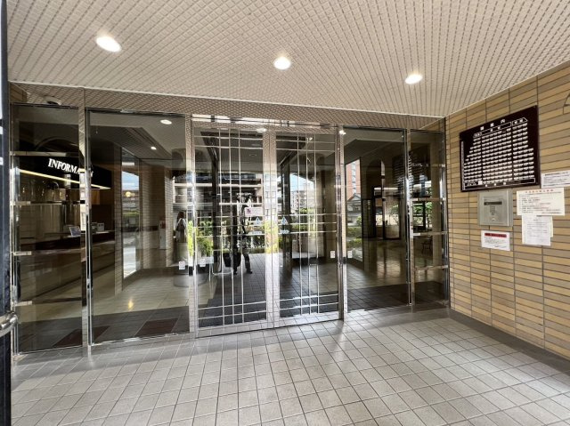 【エントランス】 | 朝日プラザ筑紫野プティックス