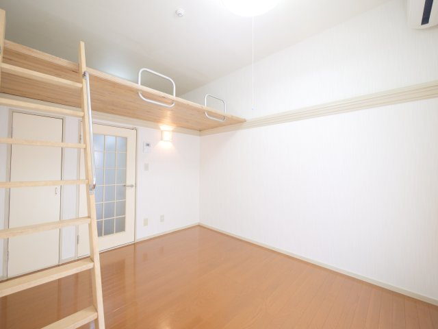 リヴェール豊成第2の洋室|※写真は別の部屋のものです。