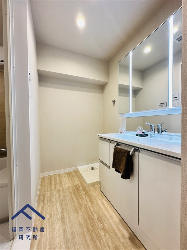 小倉スカイマンションの独立洗面台