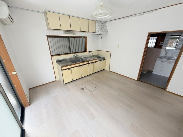 生駒市俵口町の一戸建てのトイレ