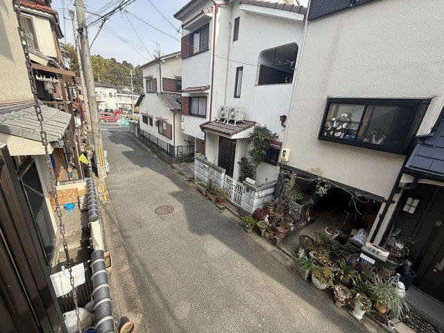 生駒市俵口町の一戸建ての玄関