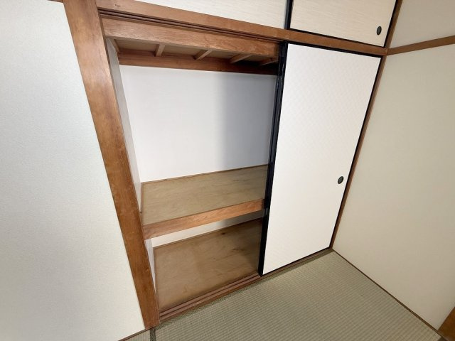 生駒市俵口町の一戸建てのキッチン