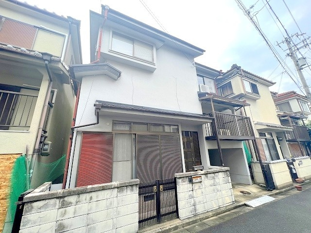 生駒市俵口町の一戸建ての外観