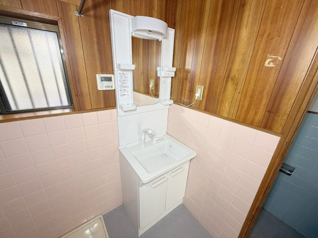 生駒市俵口町の一戸建ての収納