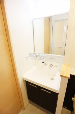 【独立洗面台】 | ガロファニーノ | 清潔感ある独立洗面台で毎日気持ちよく♪