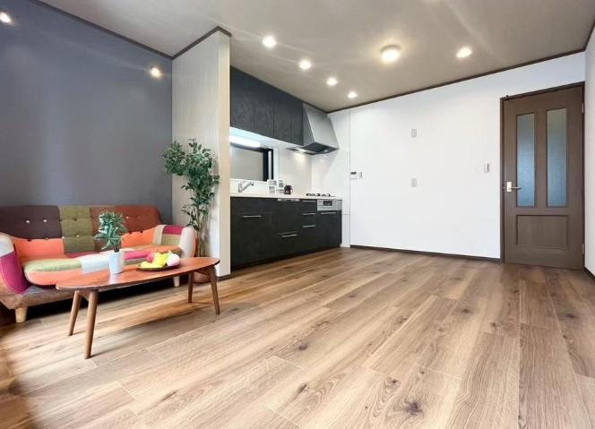 大久保町４丁目　中古一戸建てのキッチン|LDK10.0帖
■物件内覧・資金計画相談・住宅ローン相談、リフォーム相談、お問合せ受付中■
※当日・翌日のご内覧、ご相談はお電話でのお問合せがスムーズです！