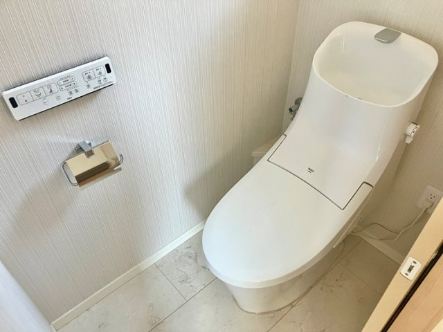 本鵠沼戸建のトイレ
