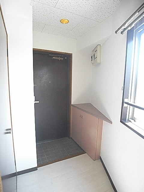 トーヨーハイツの玄関