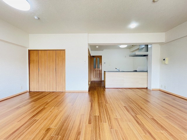 【居間・リビング】 | アルフィーネ大野城 | 84平米ある広々3LDK！LDKの広さは22帖あります