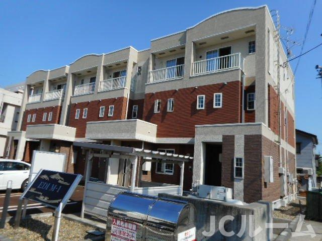 柏崎市長浜町のアパートの外観