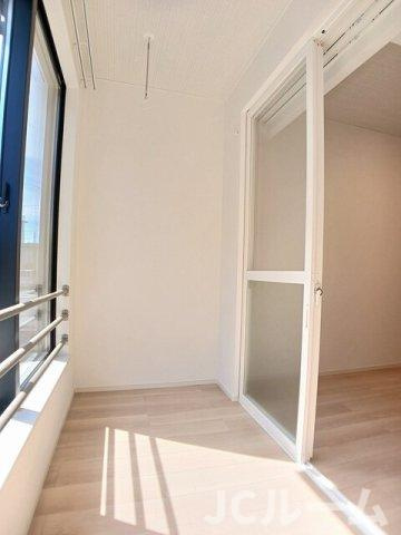 柏崎市大和町のアパートのバルコニー