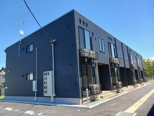 柏崎市大和町のアパートの外観