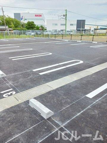 柏崎市大和町のアパートの駐車場