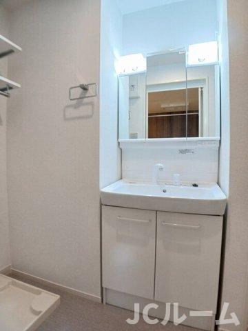 柏崎市大和町のアパートの洗面所