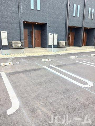 柏崎市長浜町のアパートの駐車場