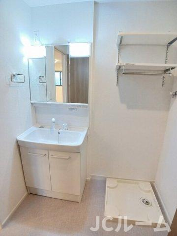 柏崎市長浜町のアパートの洗面所