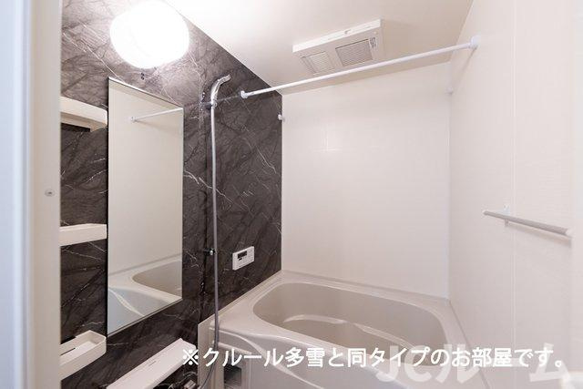 柏崎市城塚のアパートの浴室