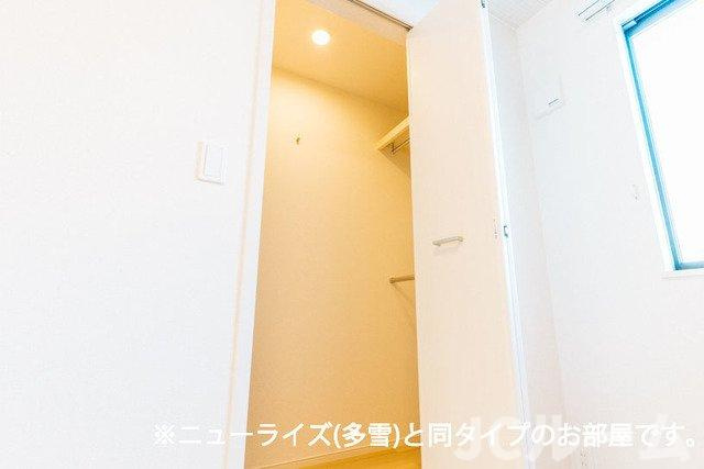 柏崎市城塚のアパートの収納