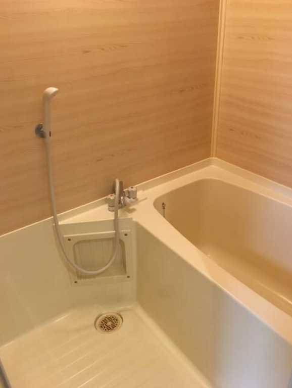 ロイヤルコート瀬田　陽当たり良好　独立洗面台　子供相談の浴室