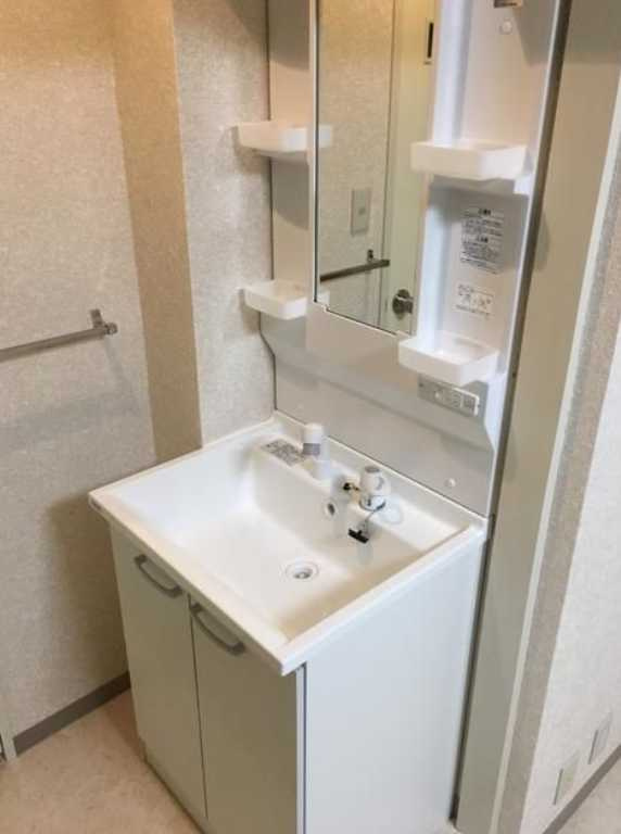 ロイヤルコート瀬田　陽当たり良好　独立洗面台　子供相談の洗面所