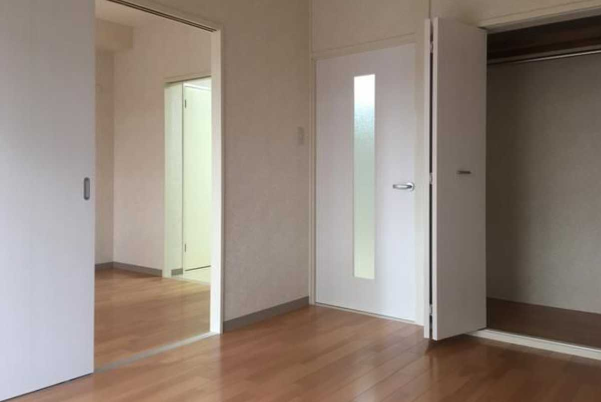 ロイヤルコート瀬田　陽当たり良好　独立洗面台　子供相談の収納