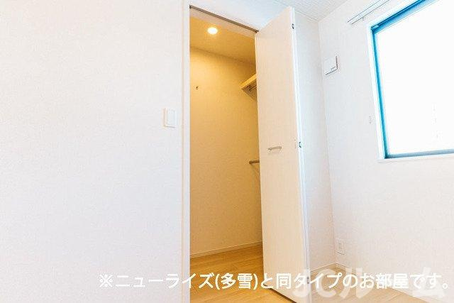 柏崎市半田３丁目のアパートの収納