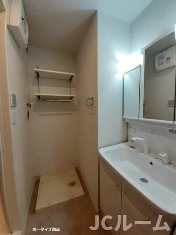 柏崎市半田３丁目のアパートの洗面所