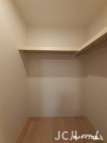 柏崎市城塚のアパートの収納