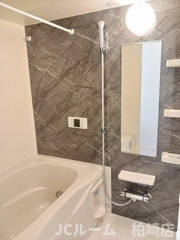 柏崎市東長浜町のアパートの浴室