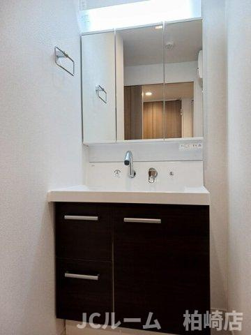 柏崎市東長浜町のアパートの洗面所