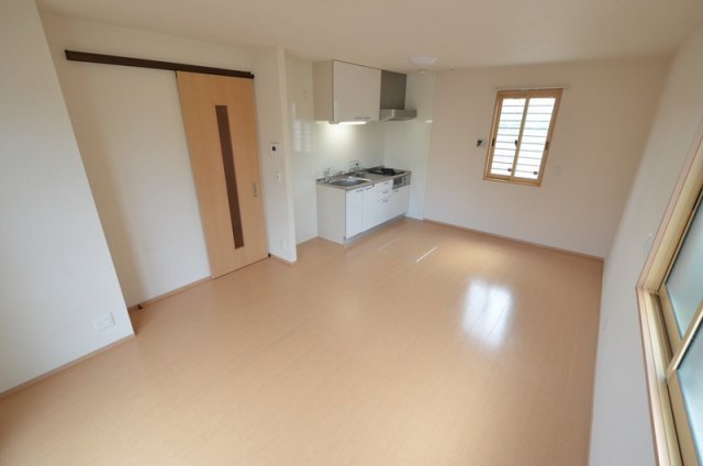 ３面採光の明るいお部屋です