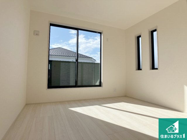 加古川市東神吉町西井ノ口　第6期　新築一戸建ての洋室|シンプルな洋室は、自分好みのインテリアが楽しめます♪ご家族とインテリアや家具を選びに行くのは新築購入時の醍醐味の一つです。ぜひお楽しみください♪