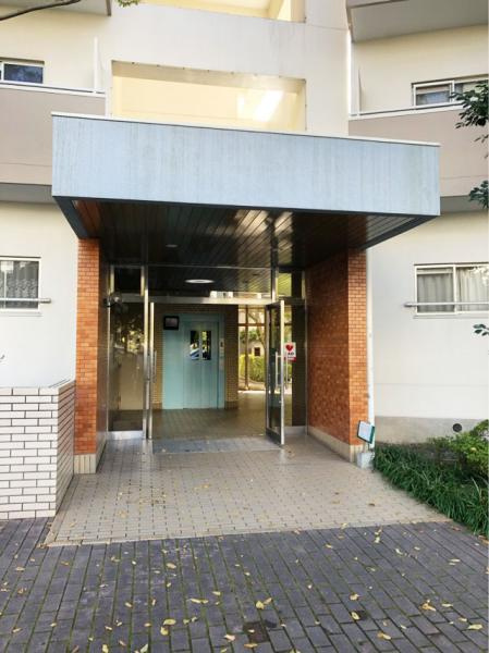 ふよう香椎浜ハイツB壱号棟のエントランス