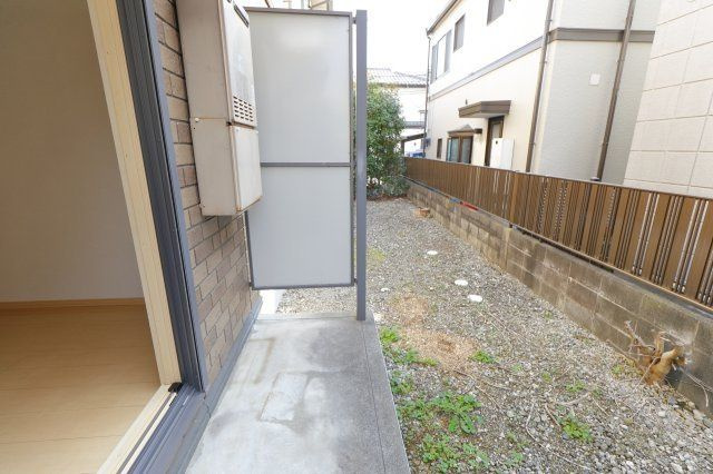 江戸川区東小岩６丁目のアパートのバルコニー