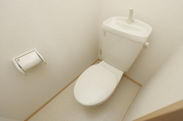 江戸川区東小岩６丁目のアパートのトイレ