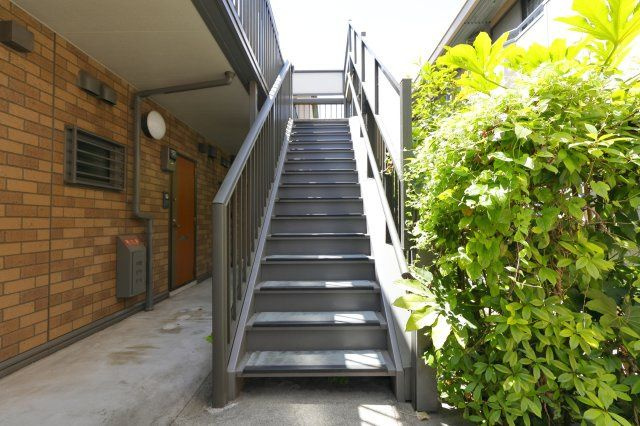 江戸川区東小岩６丁目のアパートのエントランス