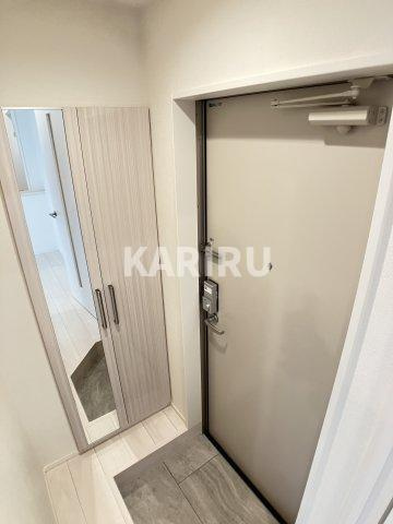 グランデュール新森の玄関