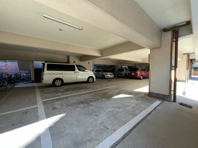 ルミエール明石の駐車場