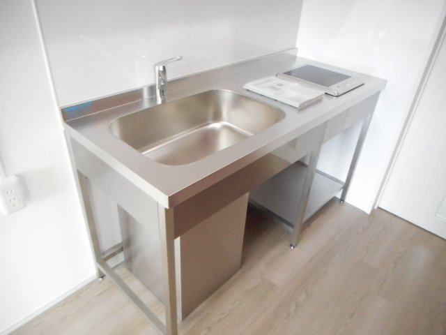 ラピードのキッチン|衛生的で掃除のしやすいステンレスキッチンです