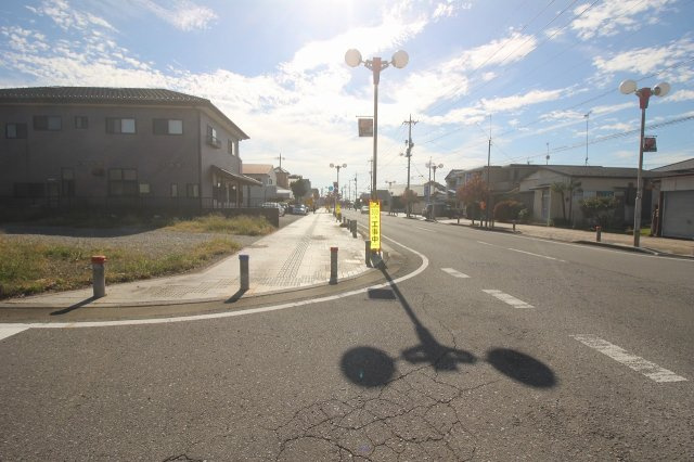 壬生町幸町3丁目の前面道路含む現地写真|西側道路（2025年10月撮影）