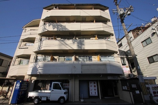 ラフォーレ菱屋西IIの外観
