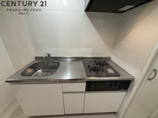 収納豊富なシステムキッチンガスコンロ