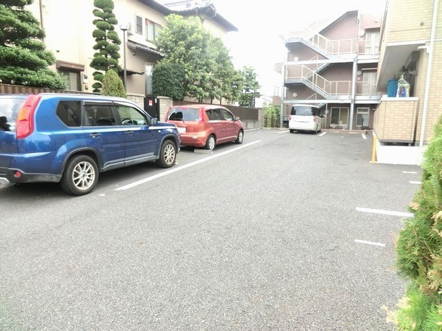 プルミエールの駐車場