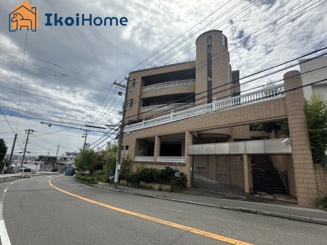 明石市東野町　中古戸建の駐車場|●資料・カタログのご請求無料●駐車スペース6台ございます！