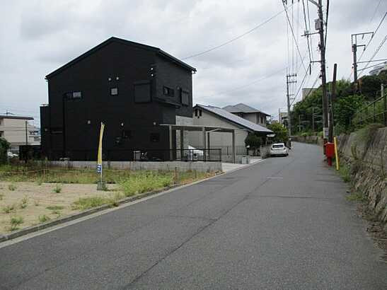 【前面道路含む現地写真】