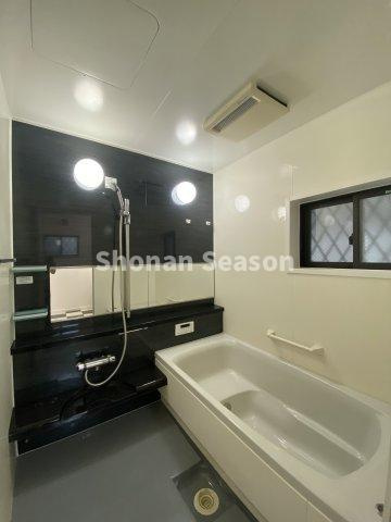 【浴室】 | 浴室乾燥機搭載で、雨の多い季節も洗濯物をカラッと乾かしてくれます◎