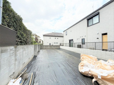 【外観】 | 【仲介手数料４２０万円が無料！】■経堂駅１０分■参考建物２，７００万円（１１４平米）あり | 【お得な諸費用サービスキャンペーン中！！】
■詳細は「物件概要」の「諸費用」欄をご確認下さい！
■経堂駅１０分
■建物参考プラン（１１４平米、４ＬＤＫ＋車２台）２，７３０万円あり