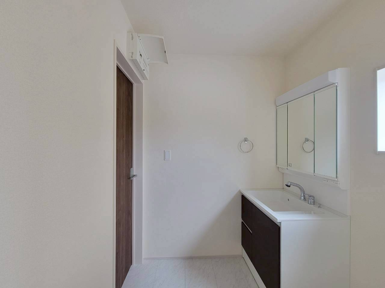 千渡第8期　8号棟の脱衣所