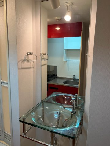 MODULOR氷川台の洗面所|明るい洗面所です