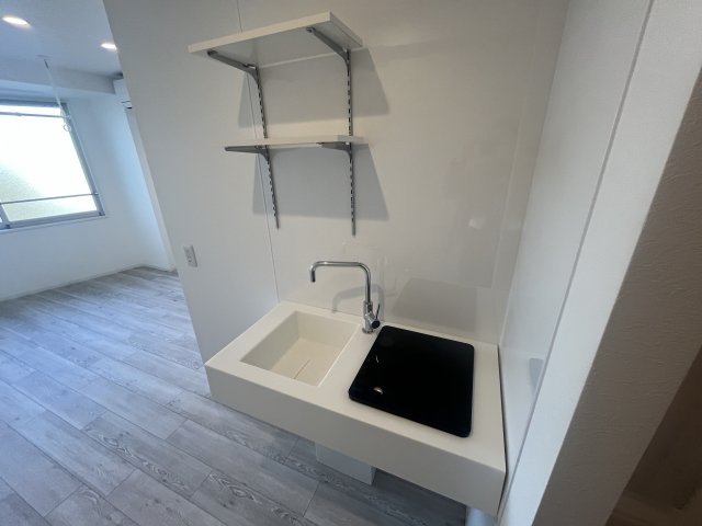 ウィズ高島平のキッチン|コンパクトなキッチンで掃除もラクラク